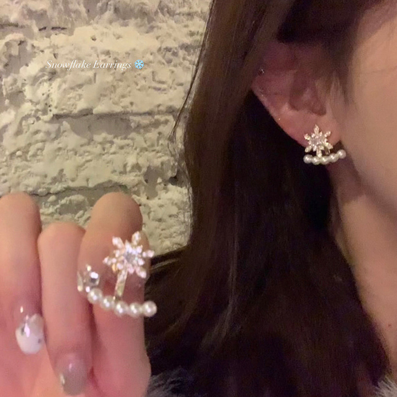 Zirconium snowflake pearl dual-wear earrings for women, exuding a high-end and elegant charm in autumn and winter. Christmas stud earrings, a light luxury bestseller details Picture
