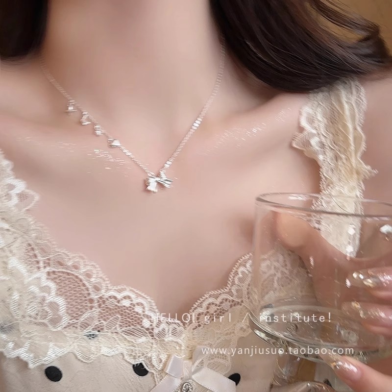 Tassel heart-shaped bow necklace for women, 2025 new style, sweet and versatile, collarbone chain, cold style and simple necklace accessory full figure