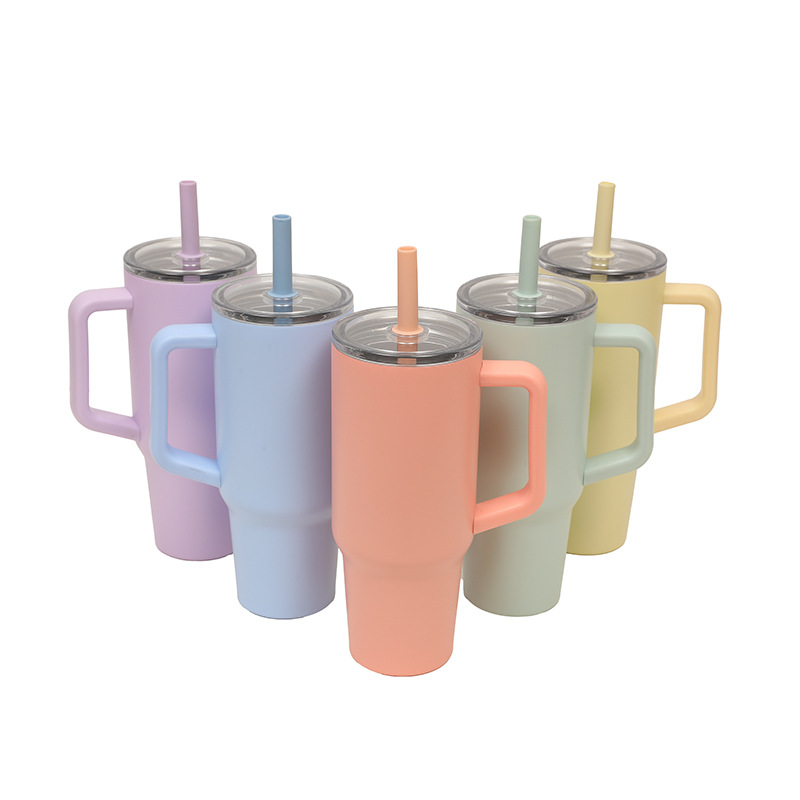 Cross-border 40oz Giant ice Cup, large-capacity portable insulated cup, double-layer cold preservation, 304 stainless steel car cup Application Scenario