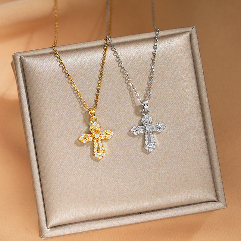 New fashionable and simple cross pendant, exquisitely inlaid zircon necklace, full of feminine charm, diamond collarbone chain wholesale full figure