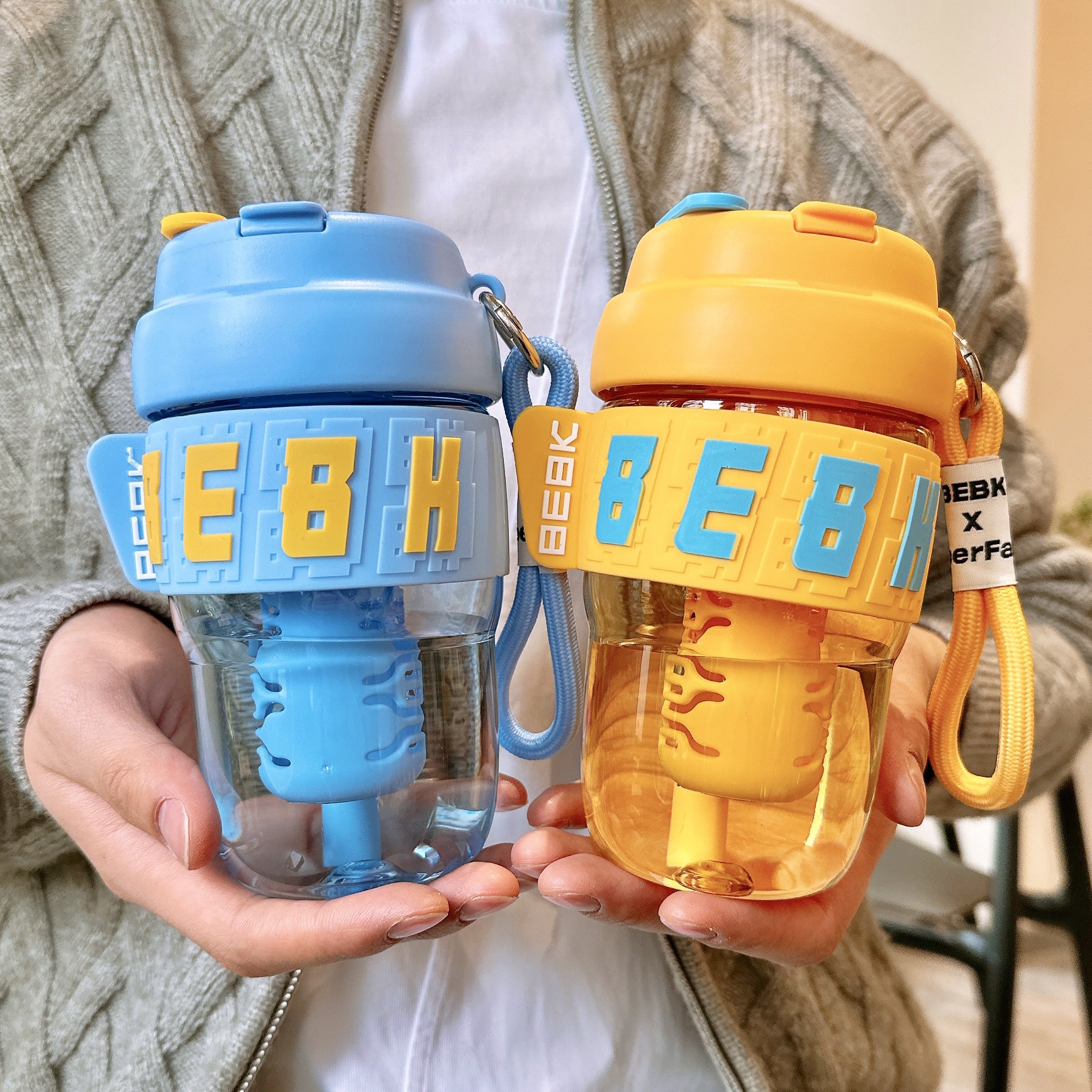 The new high-appearance water cup is simple, fashionable and trendy. It is a portable tritan cup for dual drinking and fitness full figure