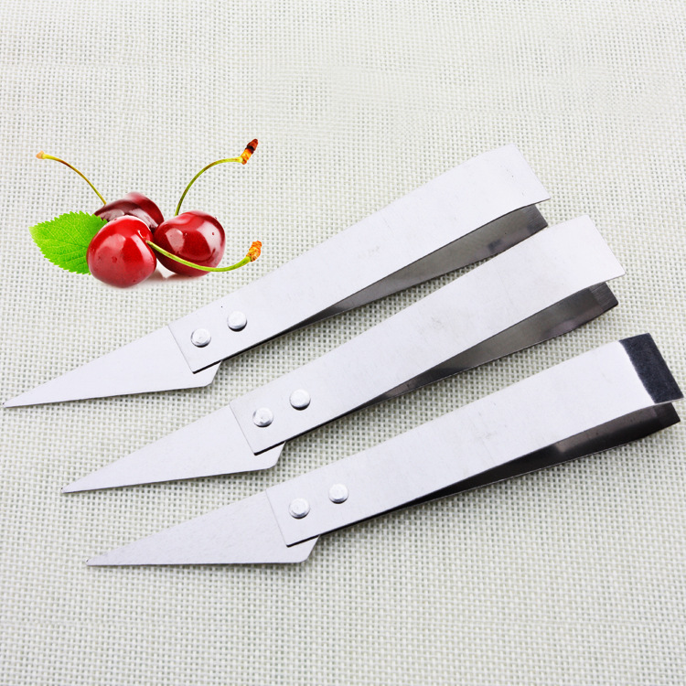 Street stall hot selling pig hair clips, stainless steel hair clip knives, factory direct sales, one-yuan and two-yuan hair plucking clips, kitchenware wholesale Application Scenario