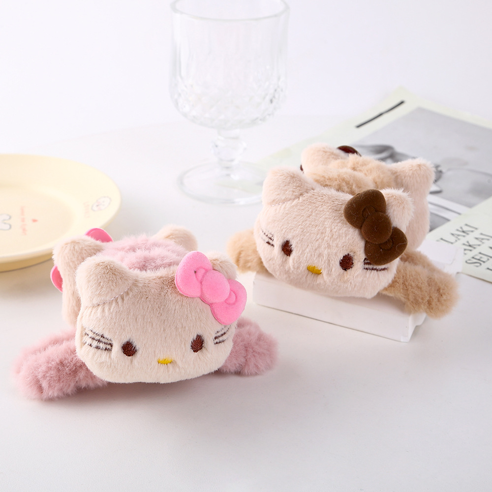 New Korean version sweet girl double-sided kt bow plush grab clip, cartoon cute shark clip, high appearance level hair clip Application Scenario