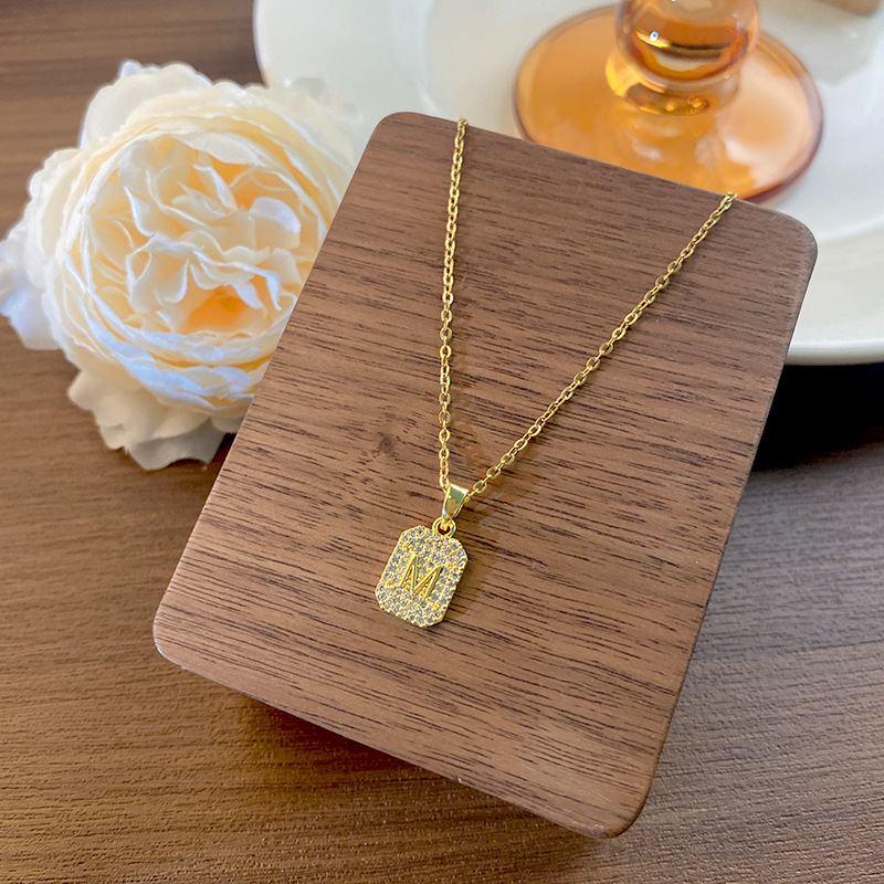 Cross-border best-selling letter M pendant titanium steel necklace for women, exquisite micro-inlaid zircon collarbone chain, high-end accessory wholesale Specification drawing