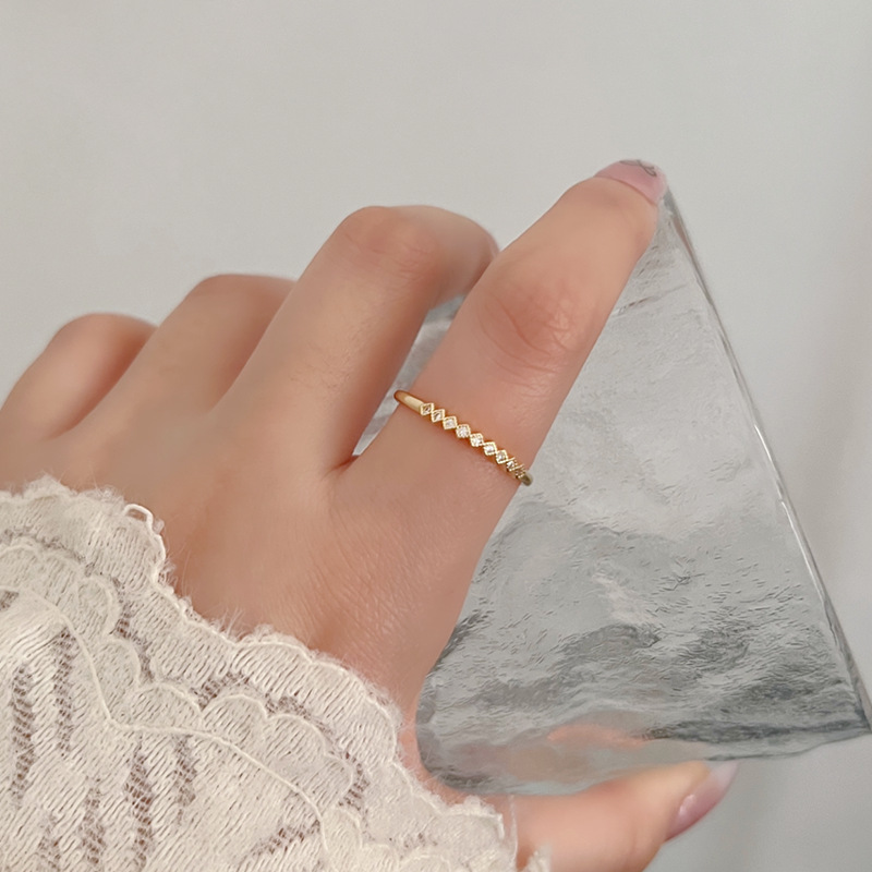 High-end zircon ring for women, light luxury, niche and exquisite design, fashionable and individual, open index finger, Instagram trendy Internet celebrity full figure