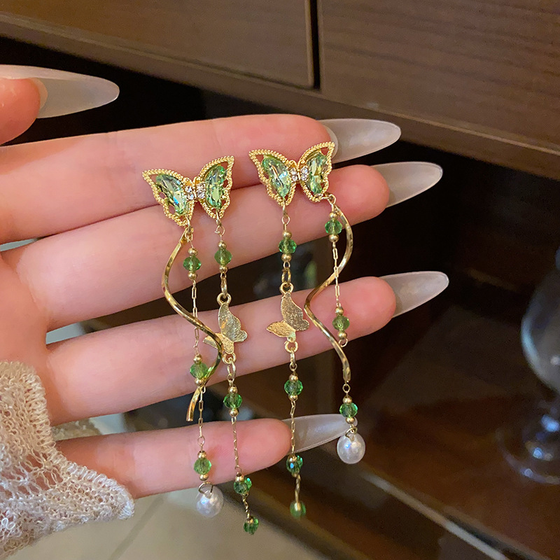 Super ethereal and slimming long butterfly earrings, fashionable and fresh green crystal tassel earrings, sweet and versatile earrings for women full figure