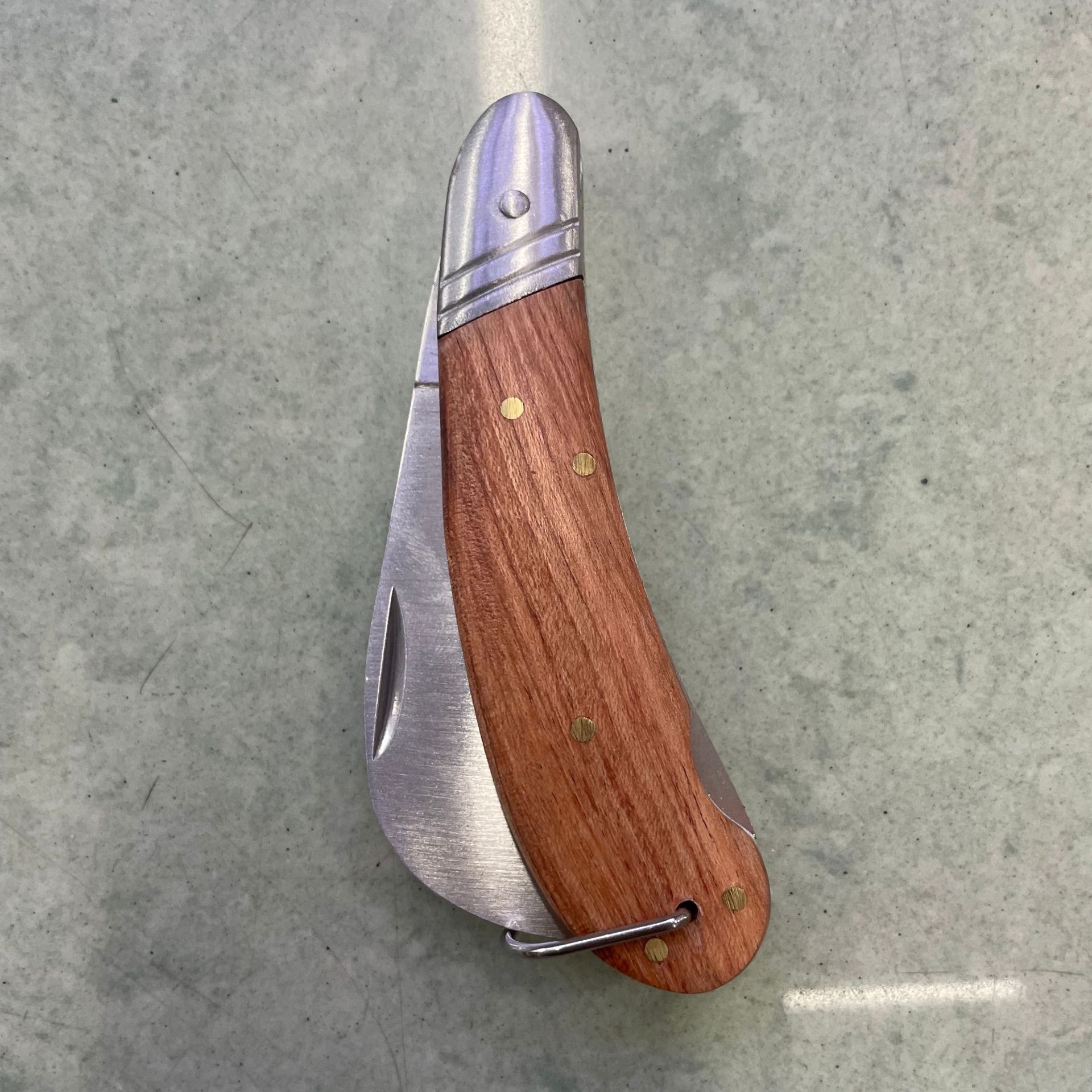 Folding knife, electrician's knife, outdoor multi-functional knife, camping and barbecue portable stainless steel tool knife, picnic knife Specification drawing