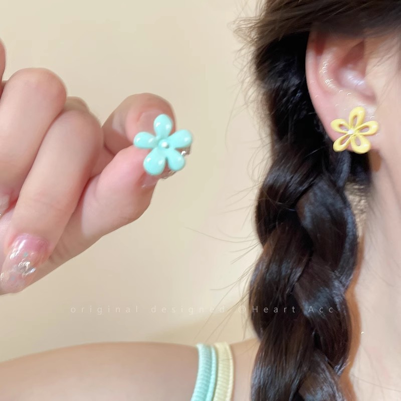Dopamine yellow flower earrings for women's summer, a niche Korean design with a high-end feel, new 2025 cute earrings Specification drawing