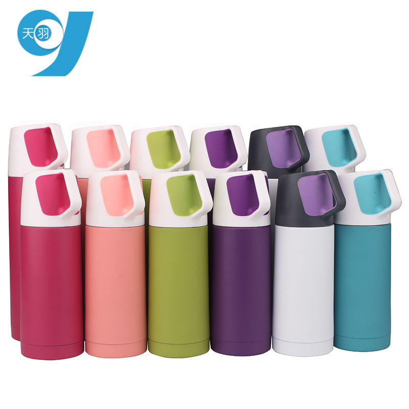 Simple solid-color stainless steel insulated cup, portable cup for sports, 500ml vacuum water cup for male and female students full figure