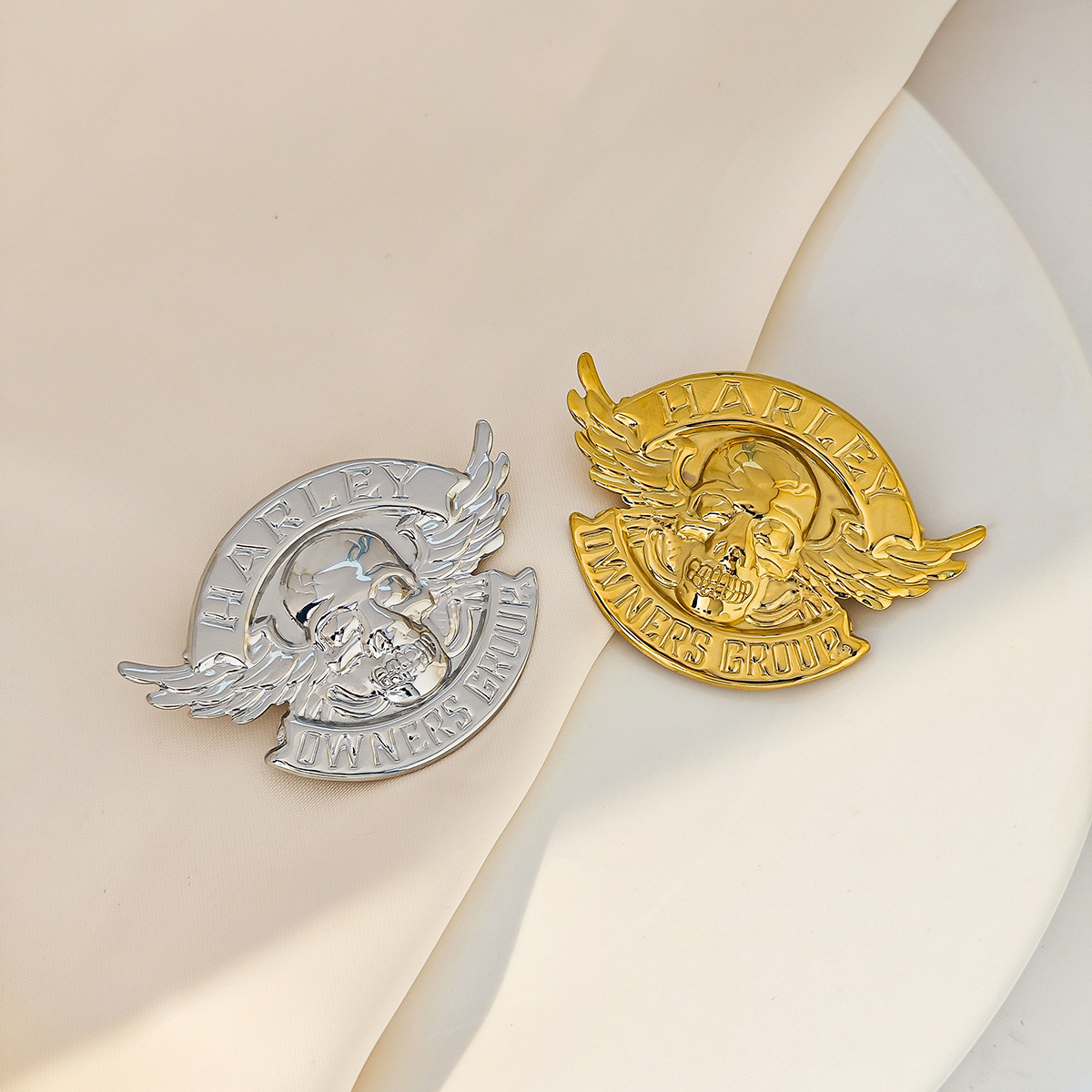 European and American creative little angel sunflower brooch, simple smooth candy pleated eagle stainless steel dress pin details Picture