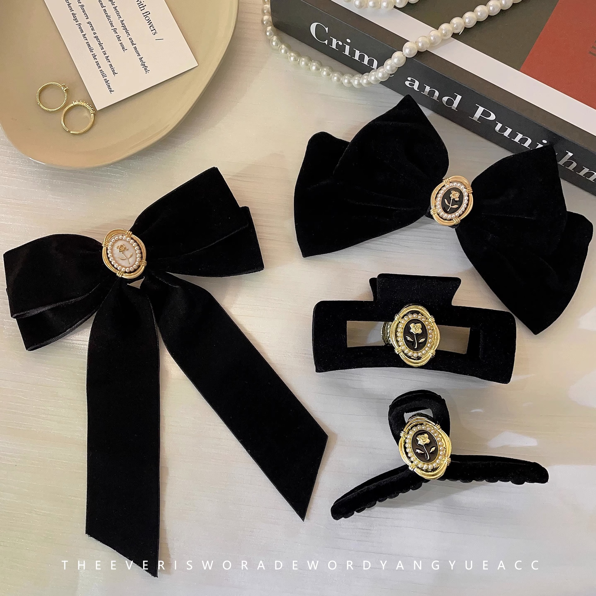 Rich heiress black velvet rose bow hair clip, retro French top clip, high-end spring clip hair accessory full figure