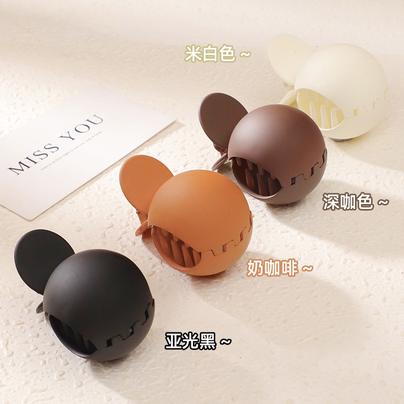 High ponytail clip fixing wonder, high-end ponytail buckle hair clip, shark clip at the back of the female head, hair clip clip headwear Application Scenario