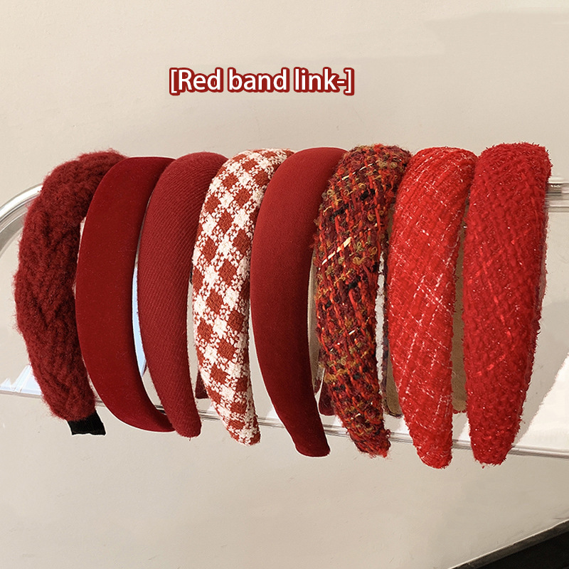 The 2024 new style of the hairband for women is high-end, stylish and fashionable. It is a high headband for going out and a versatile hairpin for washing the face full figure