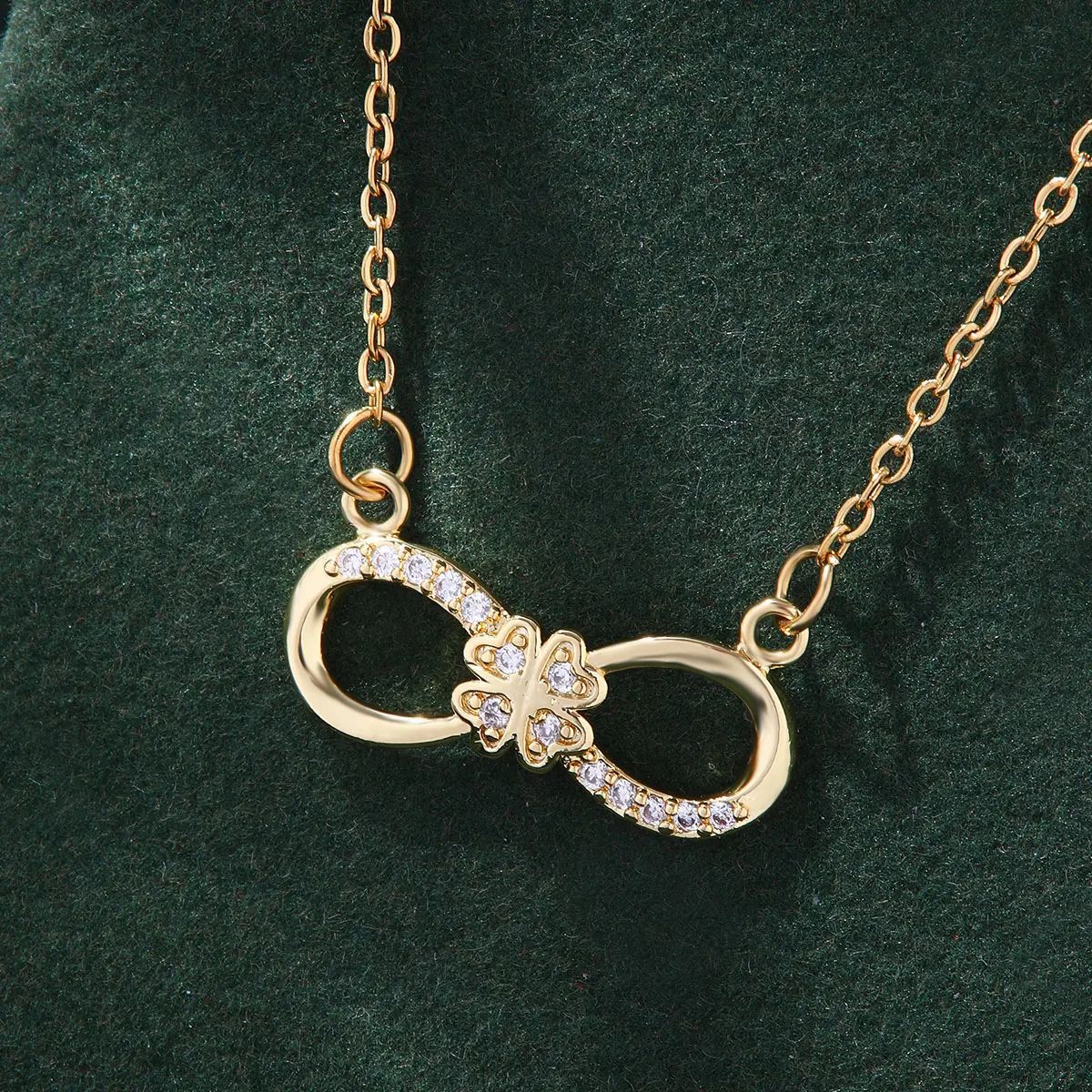European and American personalized design infinite cycle zircon necklace jewelry, titanium steel 8-shaped collarbone chain, women's non-fading jewelry details Picture