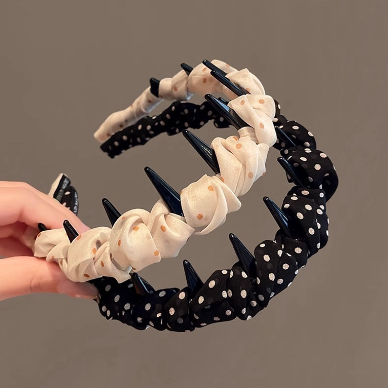 High-end polka dot hair band, a new style of hair band for women, 2025, high top of the head, face-washing headband, pressure hair clip, hair tie and headwear Application Scenario