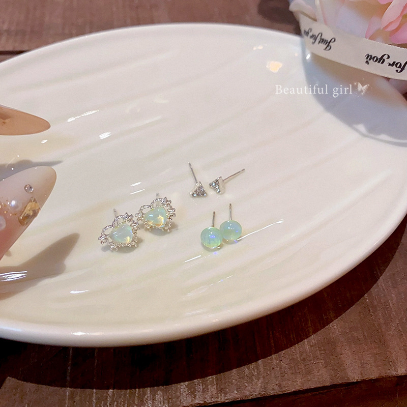 S925 Silver Needle, fresh and elegant, super fairy-like, dreamy heart-shaped stud earrings, ins trendy diamond-encrusted star set earrings and earrings Specification drawing