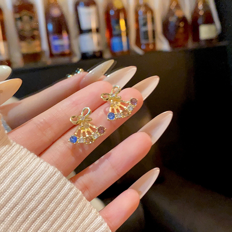 Colorful Zircon bow stud earrings for women 2024 New bestsellers, high-end Korean-style earrings, pendants and earrings wholesale Specification drawing