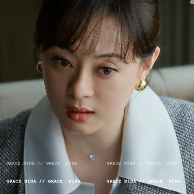 The atmosphere by the seaside is touching. The "Fish Tears" necklace exudes a sense of high-end women, with a light luxury and niche sparkle diamond collarbone chain. It is a summer accessory Application Scenario