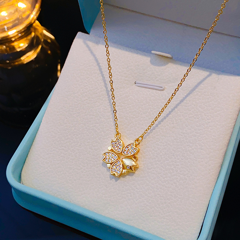 A five-leaf flower petal openable necklace for women, a two-wear light luxury full-diamond collarbone chain, a niche high-end titanium steel accessory Specification drawing