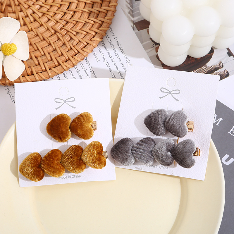 Korean velvet heart-shaped hair clips, sweet bangs hair clips, women's autumn and winter side clips, Japanese hair accessories and headwear details Picture