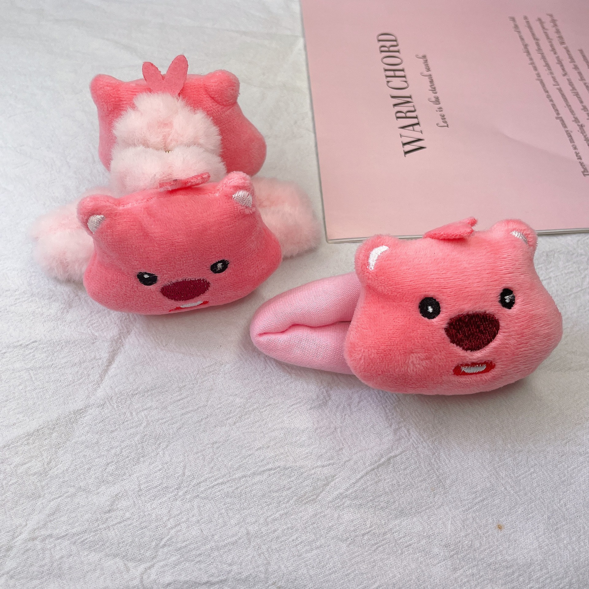 New loopy cute hair band for autumn and winter, plush grab clip, little beaver hair clip, hair tie, break and crush hair clip Application Scenario