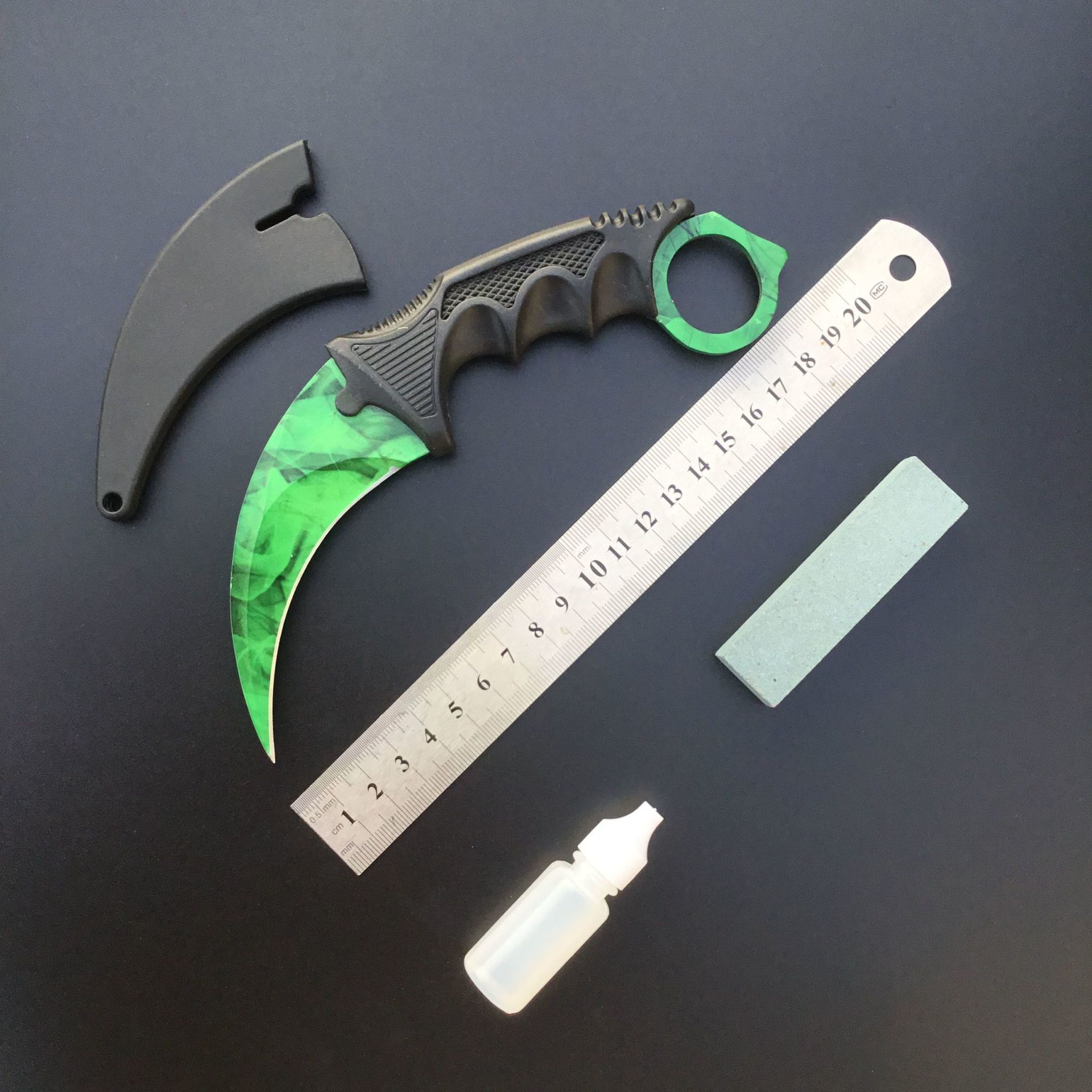 Factory wholesale outdoor portable self-defense claw knives, CSGO game peripheral toy models, high-hardness stainless steel undefined
