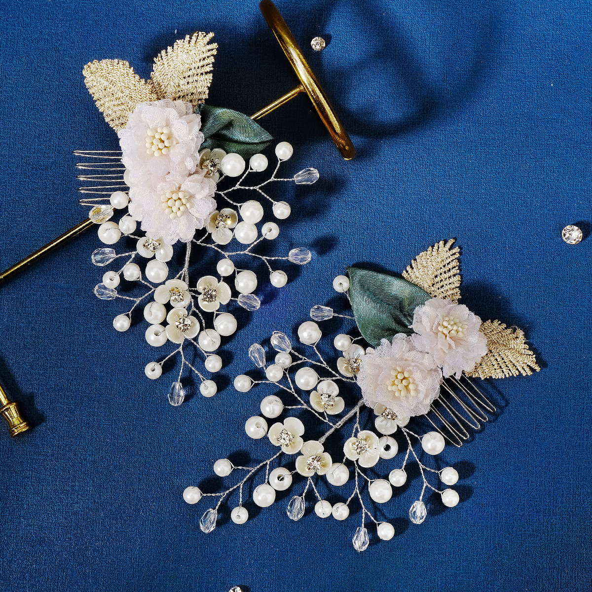 European and American bride accessories: Beautiful fabric flower arrangement combs, forest-themed wedding hair accessories, handcrafted crystal pearl hair combs Specification drawing