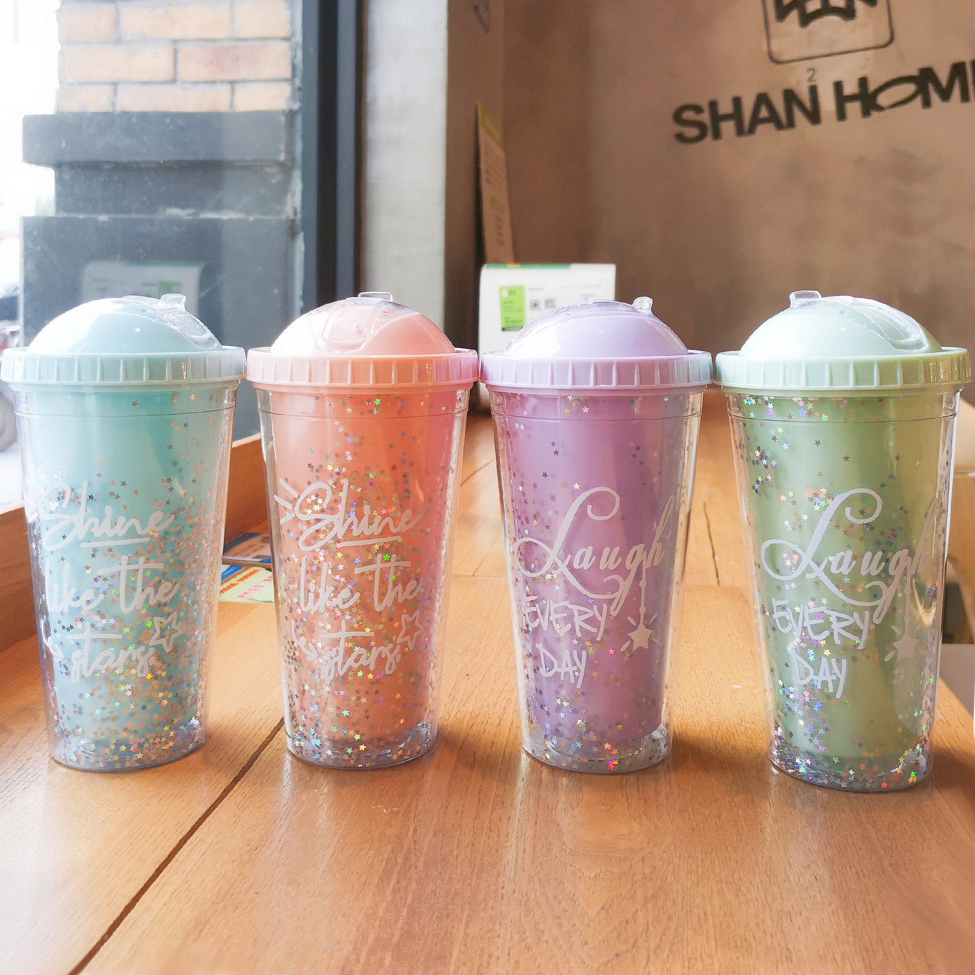 The popular Korean double-layer plastic cup with a straw, dreamy sequined water cup, couple student summer juice cold ice cup details Picture