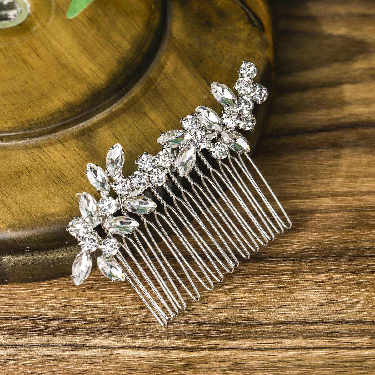 New bride headwear, crystal hair comb, European and American wedding dress hair accessories, bridesmaid combs, Korean-style wedding accessories, updo hair combs details Picture