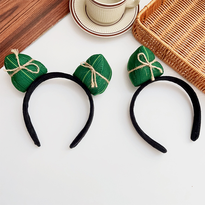 Simulated Dragon Boat Festival zongzi hair bands, creative and cute hair clips, festival event dressing hair accessories, adult and children's headbands Application Scenario