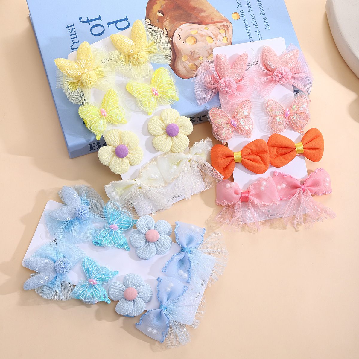 The children's hairpin is super cute with a bow. The baby fabric hairpin won't hurt the hair. The little girl's bangs side clip headwear Specification drawing