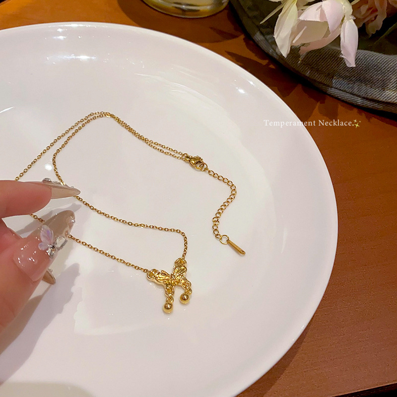 Light luxury and niche butterfly pendant titanium steel necklace, versatile for women, elegant and high-end collarbone chain, 2025 new style accessory Specification drawing