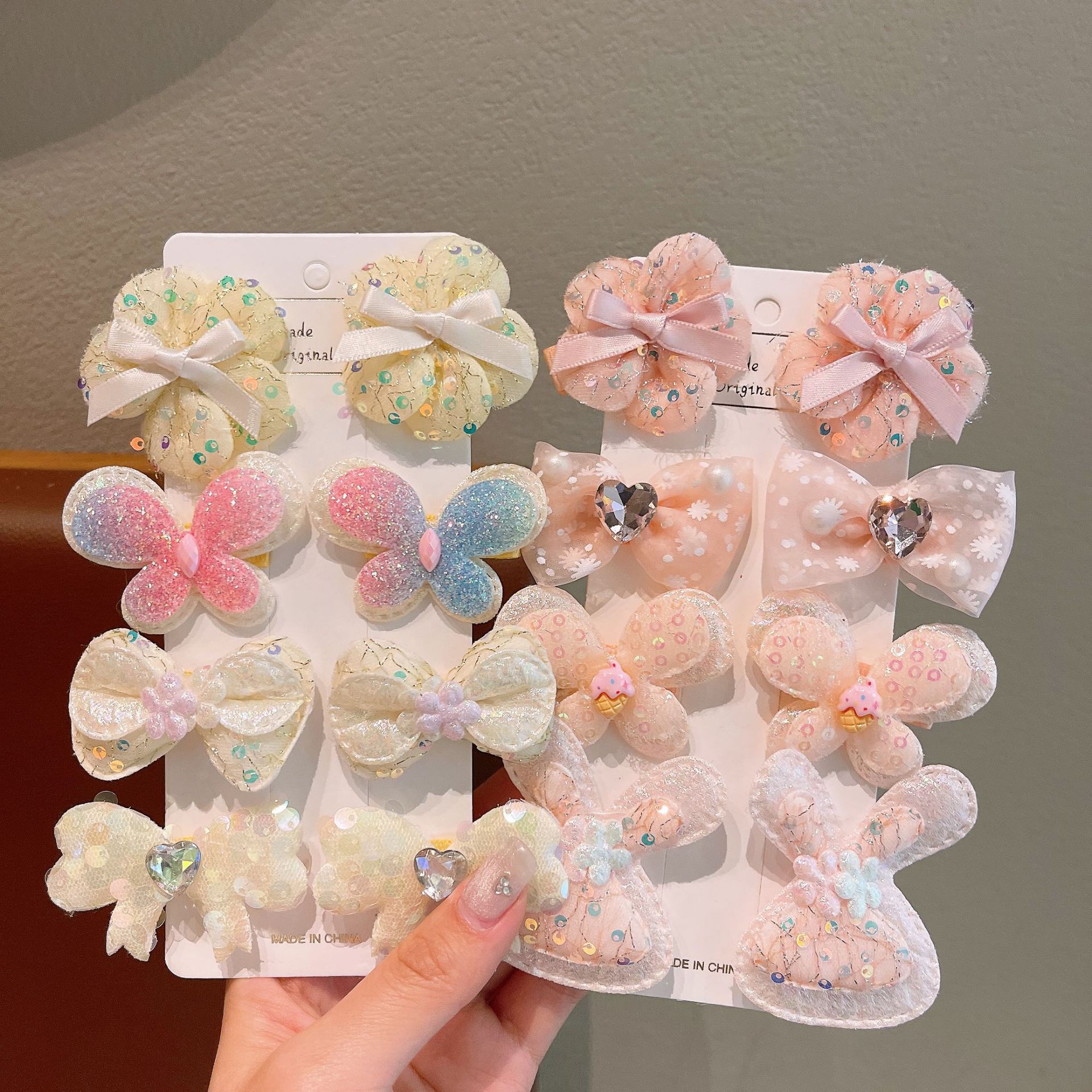 Princess Girls Sequined bow headwear, Children's broken hair clips, Baby flower bb clips, girls' bangs hair clips Application Scenario