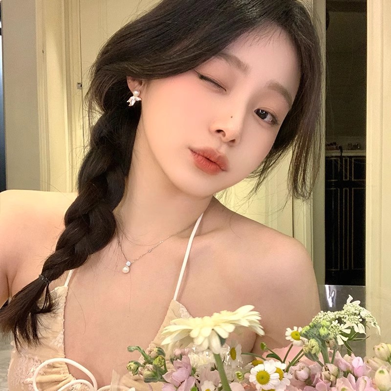 Early spring butterfly pearl fish tail small tassel earrings, women's light luxury and niche design sense ear studs, sweet and elegant earrings Application Scenario