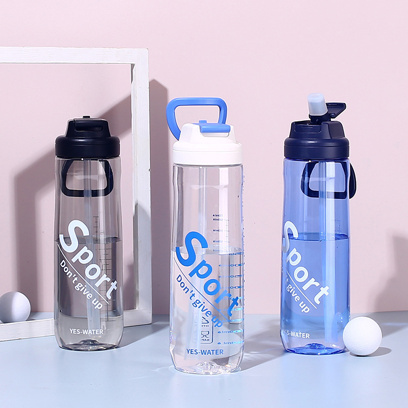 Wholesale of colorful couple sports straw water cups 2024 Summer new style student plastic cups travel water bottles full figure