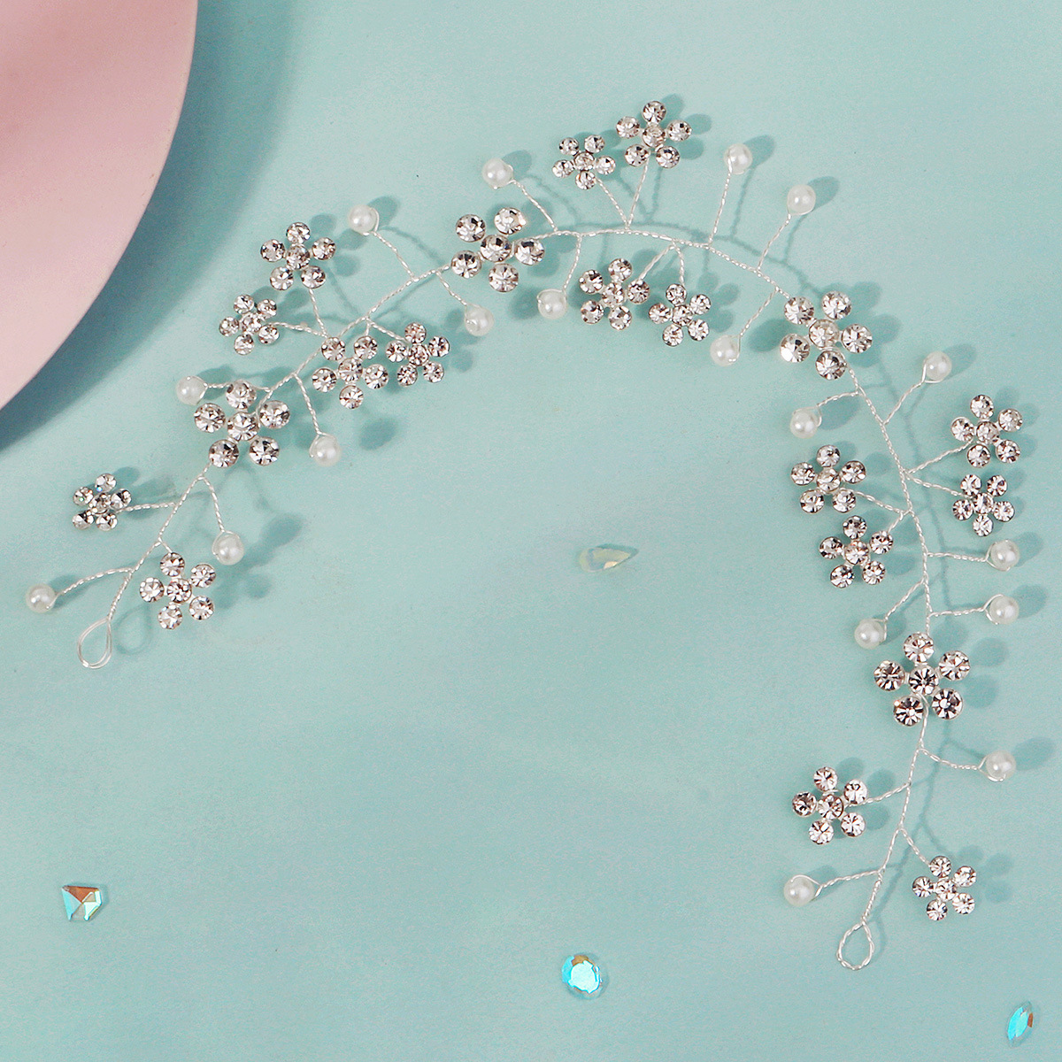 Cross-border bride wedding soft chain hair band, beautiful flower-shaped photo hair accessory, handcrafted pearl plum blossom diamond hair band for girls Specification drawing