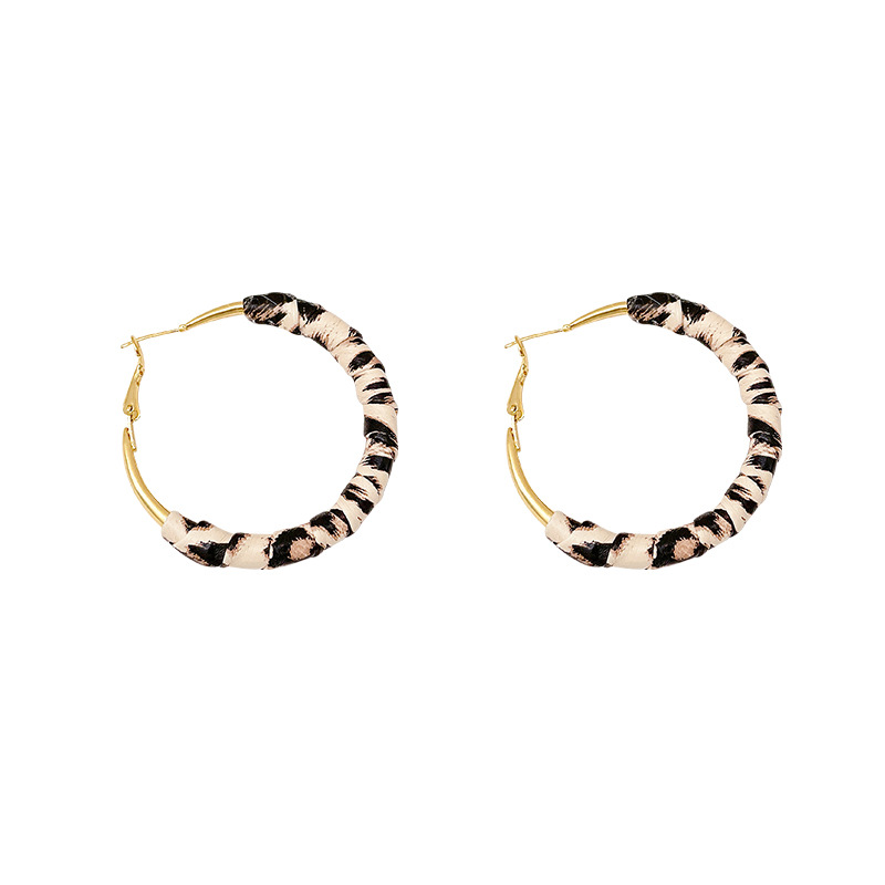 Round leopard print leather ear ring earrings for women, S925 silver needle, European and American geometric style, high-end circle earrings wholesale Item Picture