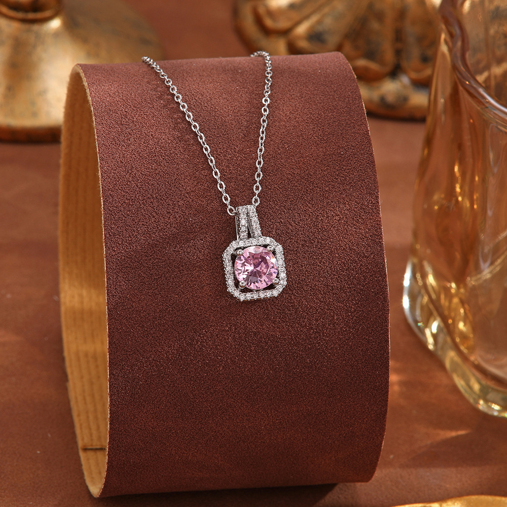 Cross-border Zircon Princess bag Pendant necklace, micro-inlaid zircon swan pendant necklace, light luxury style collarbone chain wholesale Application Scenario
