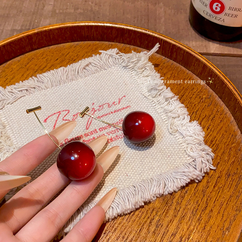 Korean bestseller cherry earrings for women on Instagram, with a trendy, high-end and elegant look. New cherry earrings for 2024 Specification drawing