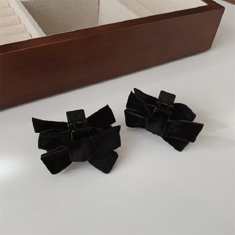 The same black velvet bow princess hair clip, women's broken hair bangs clip, hair accessory and small claw clip as Wang Xinying details Picture