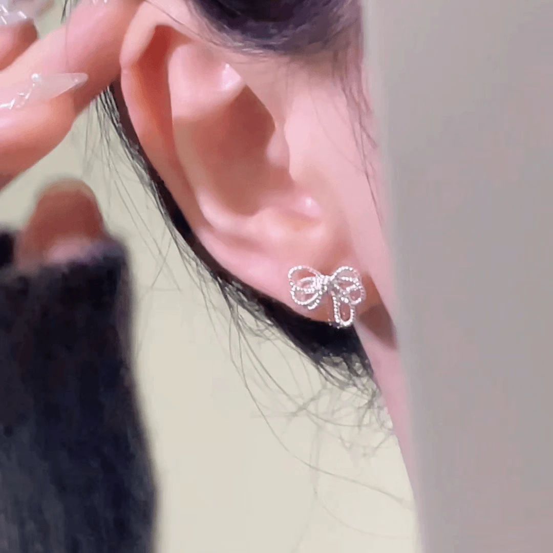 Multi-layer bow stud earrings, a new bestseller in 2025, with a unique and niche style, are women's light luxury and high-end earrings Specification drawing