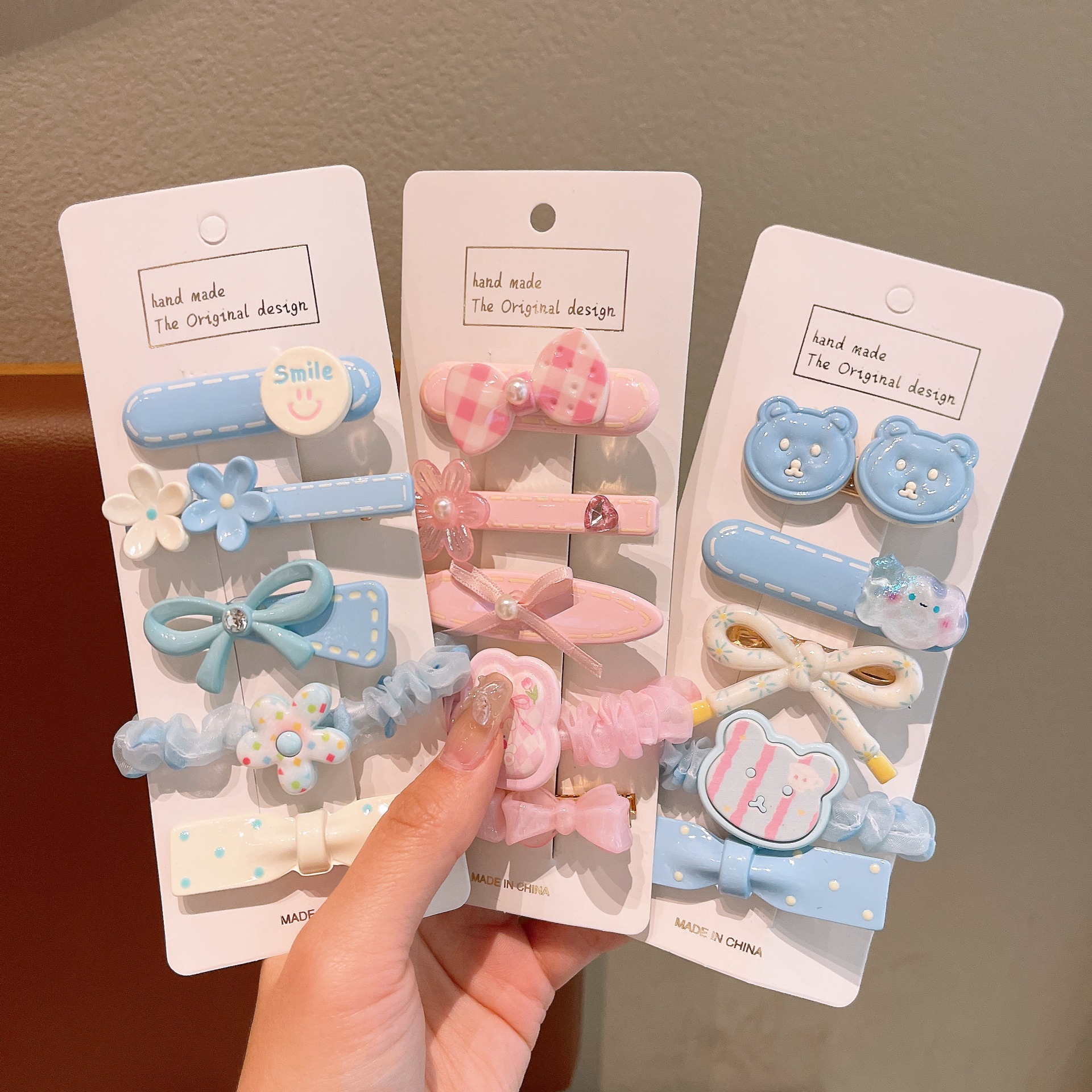 The ice cream-colored cute children's hairpin and hair band set fabric sausage ring has a sweet and girlish heart. The side clip is fresh hair accessory full figure