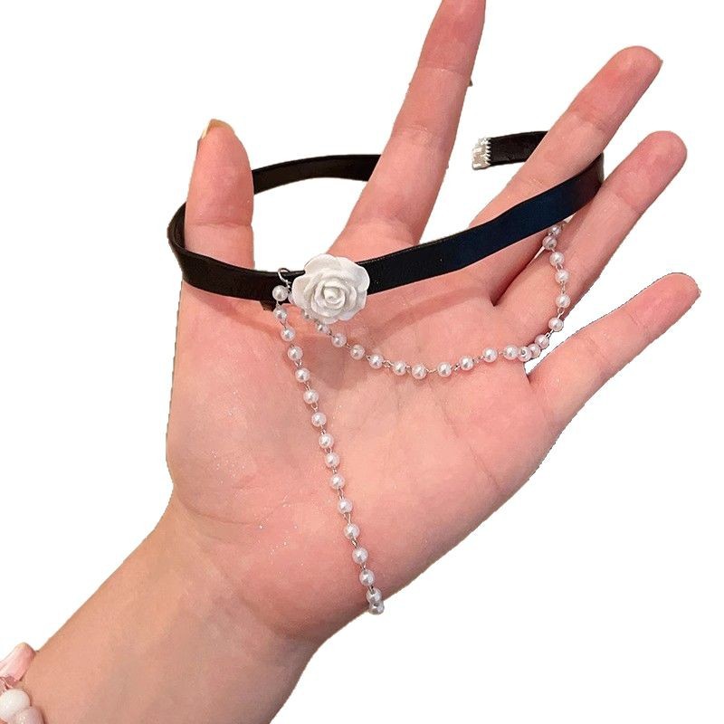 Rose pearl necklace for women, choker black collar collarbone chain, niche design sense woven necklace chain Item Picture