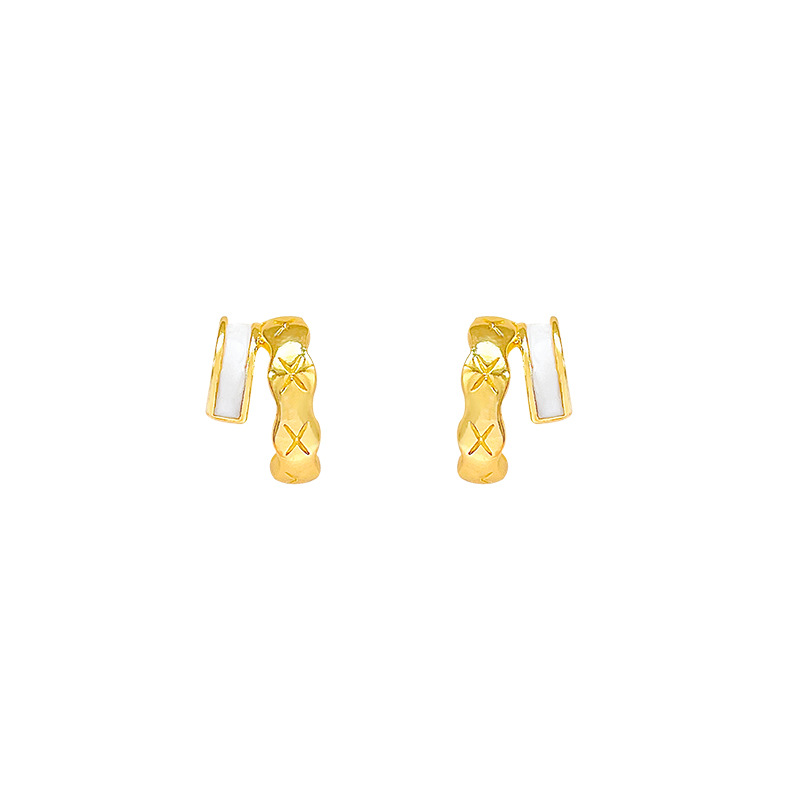 Diamond-shaped small Chanel double-layer C-shaped stud earrings for women, with a unique and elegant touch of light luxury and high-end style, are spring internet-famous earrings Item Picture