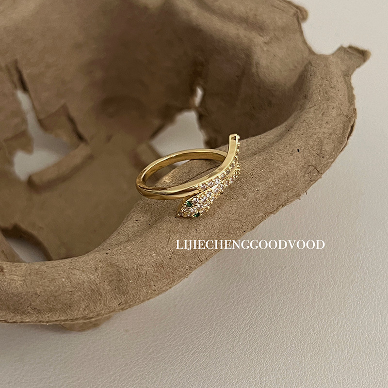 A new, light luxury and niche zircon flower heart-shaped ring from Europe and America, featuring an ins style for women and a high-end design that is simply irresistible Specification drawing