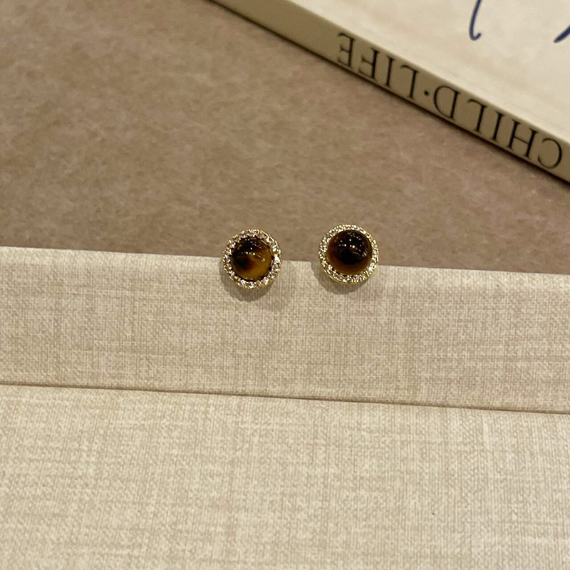 Maillard Tiger's Eye earrings, women's retro Hong Kong-style earrings, light luxury, niche and high-end, exquisite micro-inset earrings wholesale details Picture