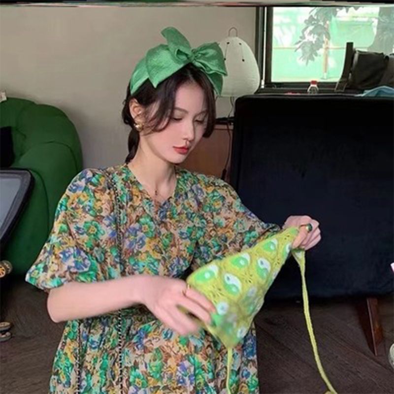 The oversized bow hair band made of sebum, the Korean high-end wide-edge headband, the sweet hair accessory, and the cute high top of the head Application Scenario
