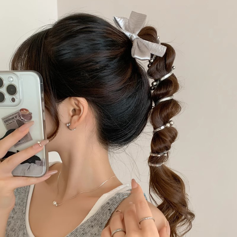 Silver bow telephone line hair tie with a high-end feel, bubble braid hair tie, ponytail hair tie, sweet straight hair tie Application Scenario