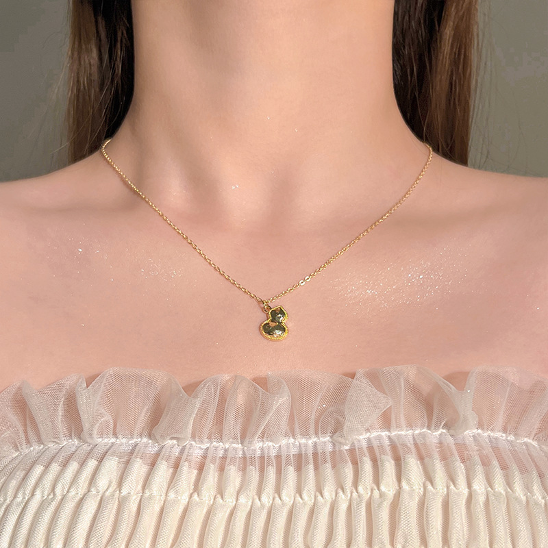 New Chinese-style double-sided gourd mother-of-pearl necklace, elegant, small, exquisite and high-end, sweater chain, fashionable and versatile collarbone chain full figure