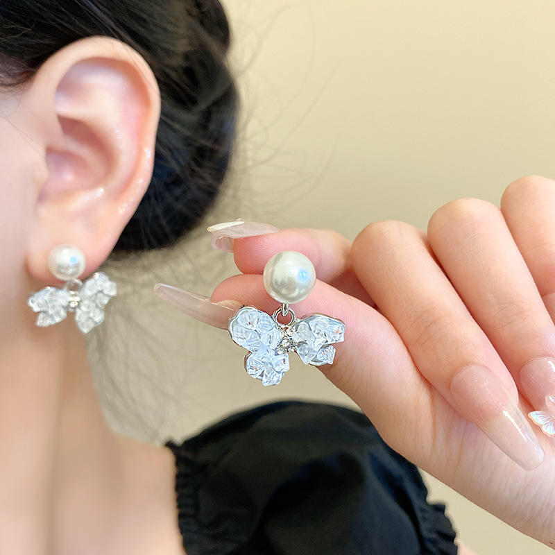 Super fairy ice blue crystal flower pearl stud earrings for women, versatile, niche, high-end and elegant earrings, best-selling earrings wholesale Specification drawing